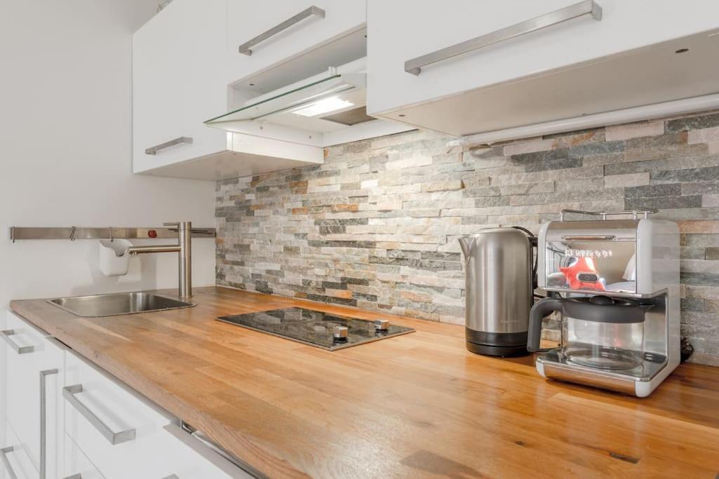 - Nearby Centrum & Metro Appartement