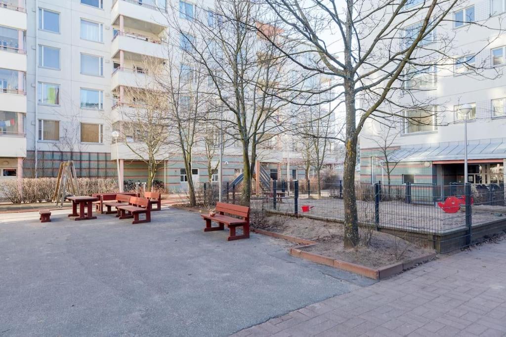 - Nearby Centrum & Metro Appartement